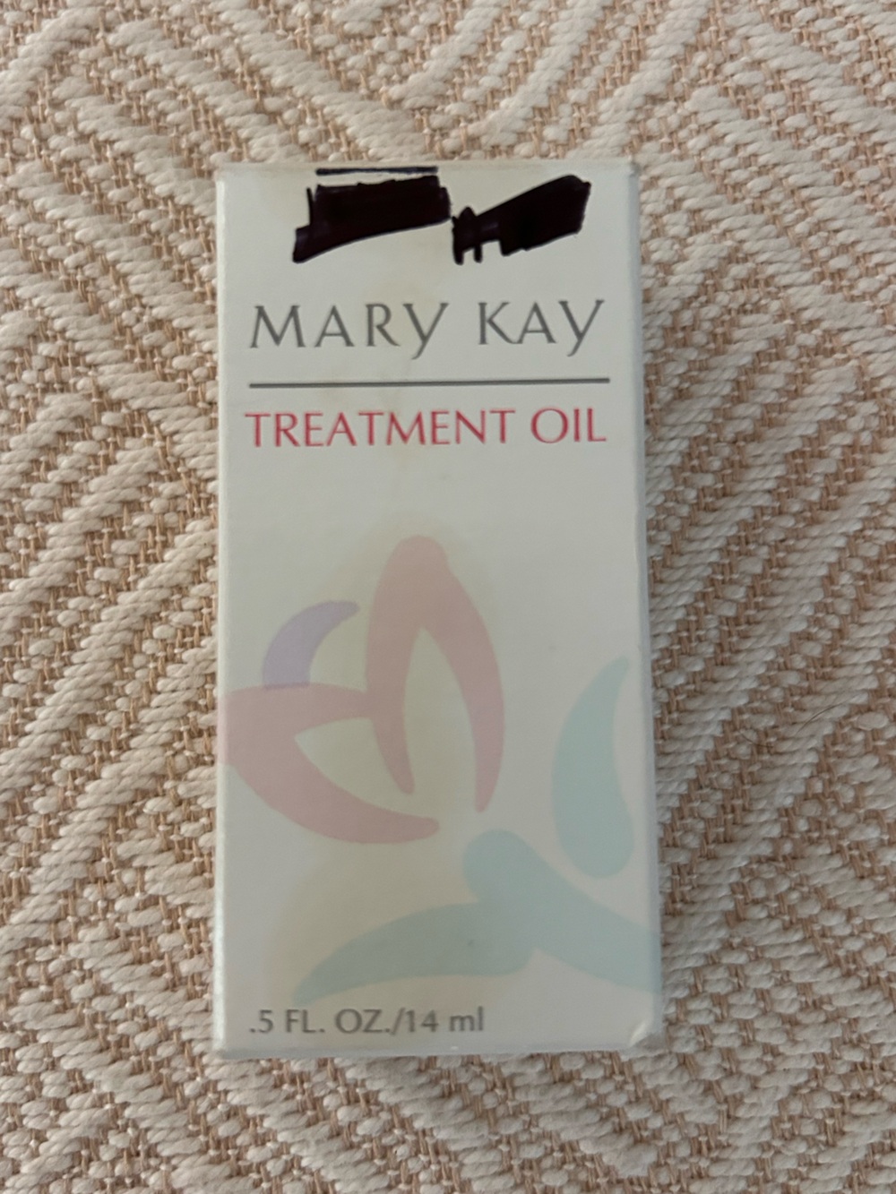 NIB Sealed Mary Kay Treatment Oil for Nails and Cuticles. Made in USA. .5 Fl Oz